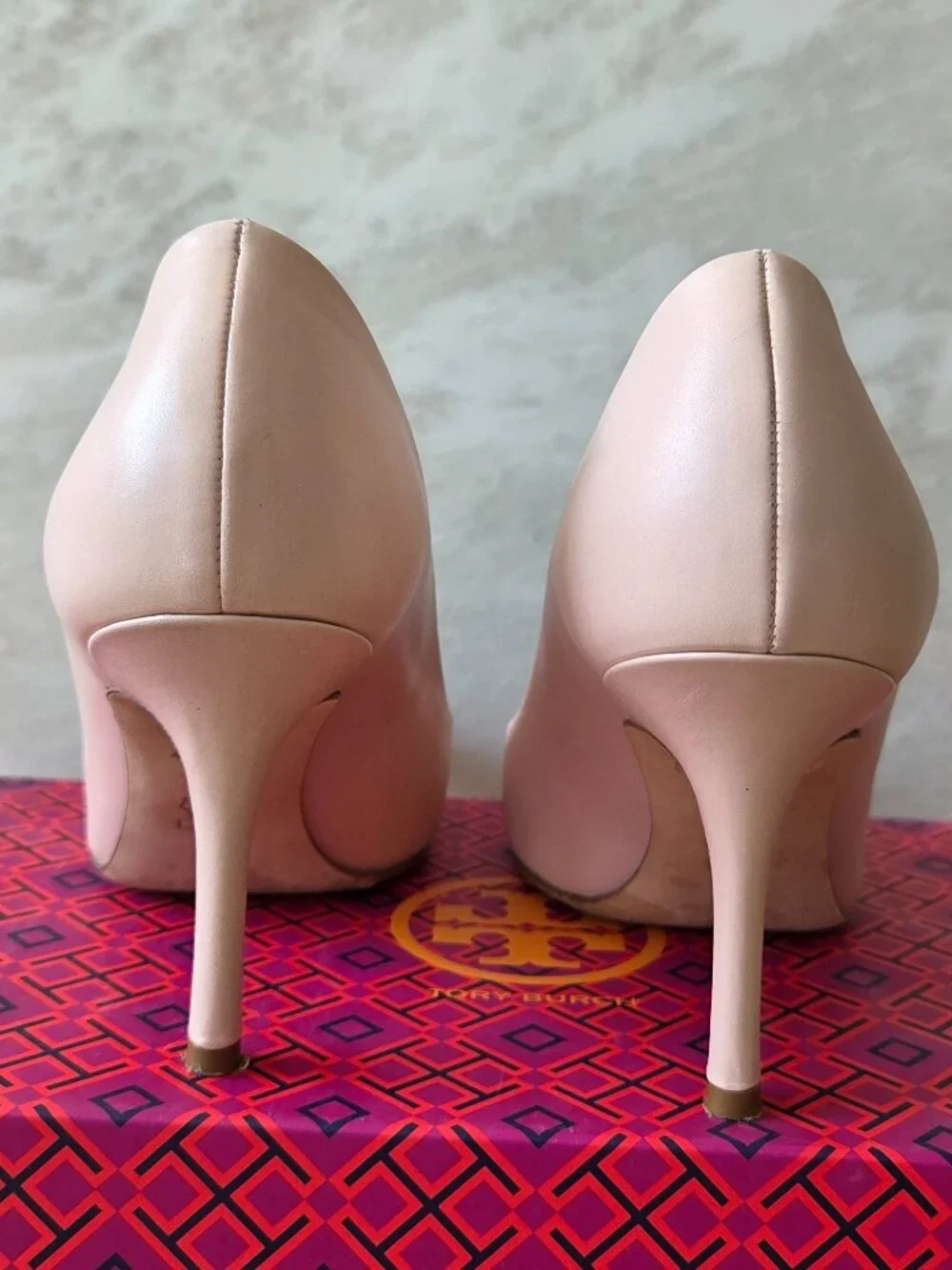 Tory Burch Penelope 85 mm Cap-Toe Pump seashell pink black 6